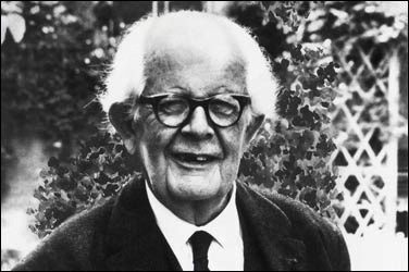 This picture shows a portait of Jean Piaget.